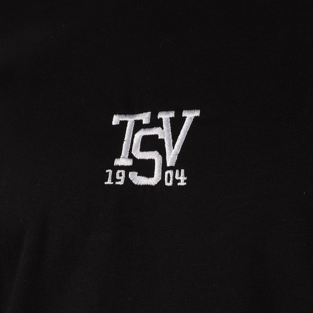 Casual_Shirt_College_Logo_Close