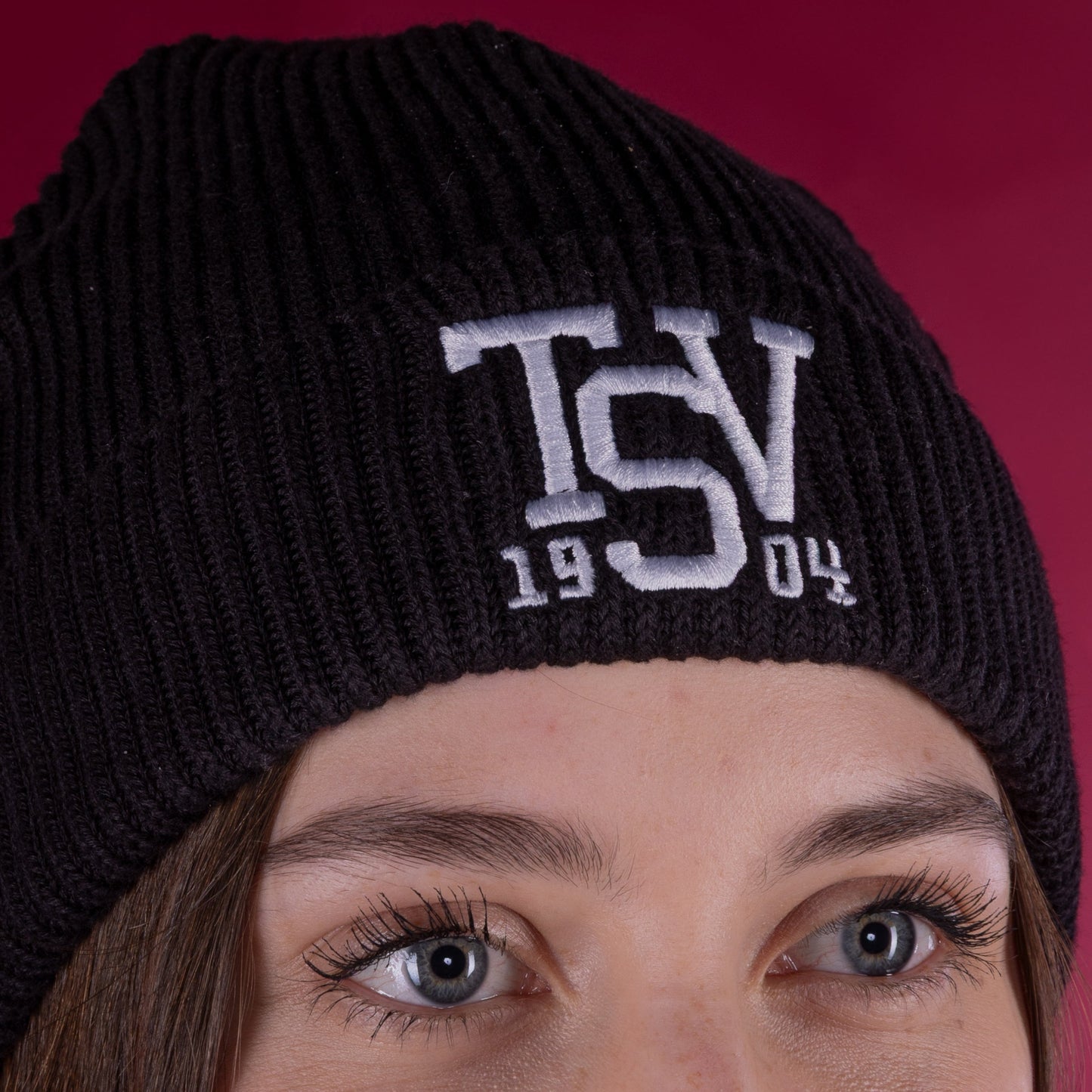 TSV-Strickmuetze-Retro-Detail-Close